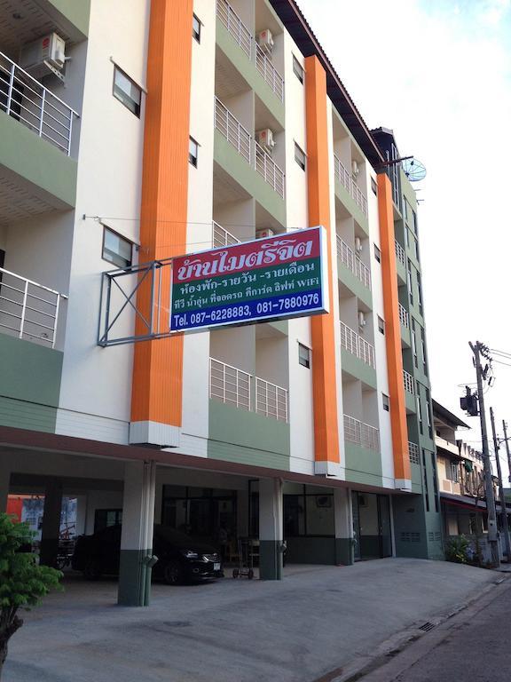 Baan Mitreejit Apartman Szuratthani Kültér fotó